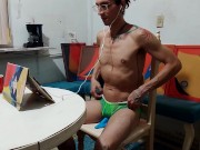 Un cibernauta se consuela con los juguetes sexuales en su interior: Raba Erre