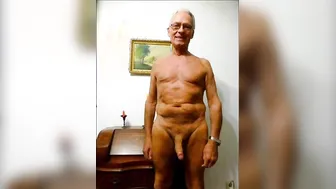 Amateur Grandpa Shows Off His Big Cock in Hardcore Anal Action