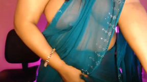 Hot Desi Boobs Show in Saree.