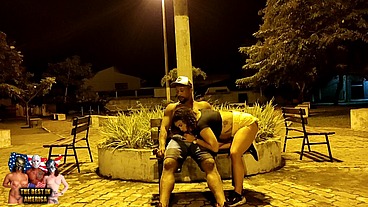 ELIANE FURACAO NAO RESISTIU A PEGADA DE MARCIO BAIANO OFFICIAL E LIBEROU A BUCETA NA PRACA PULBLICA
