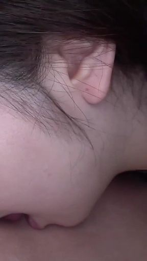 During Bath Time: I Peeked Through the Window and Saw a Quiet, Reserved Girl Masturbating in the Bathroom.