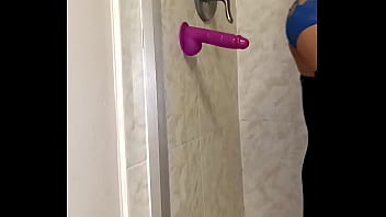 Sexo con mi dildo en El ba&ntilde_o