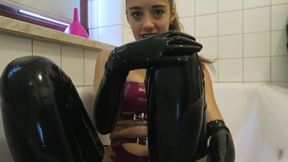 Latex Jerk Off Instruction (in German)
