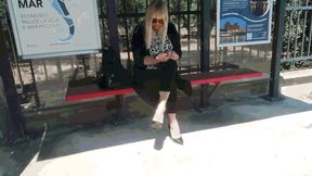 Shoeplay at the bus stop MP4