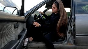 The starter couldn't stand Adele's long attempts to start the car and broke down