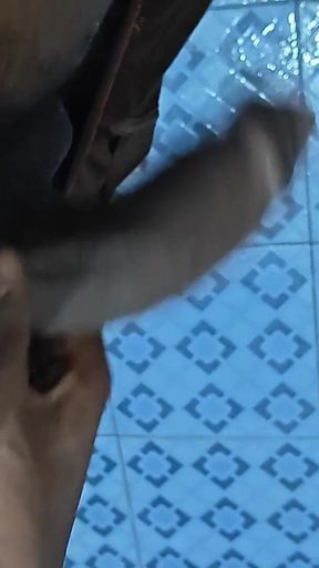 Tamil10inches BBC Splash Piss Session