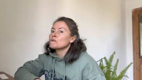 bites lips, cheeks, with sharp teeth wmv