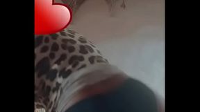 Novinha rebolando gostosinho ao som de funk