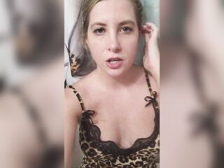 Who's my pathetic worm ? Crawl to me and smell my armpits!