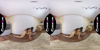 Aisedora 18yo College Student Poses Naked Casting