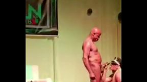 Katharine Madrid levando pau do kidbengala em Bel&eacute_m do Par&aacute_