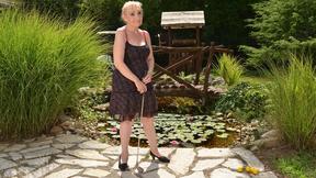 ”Gilf learns new moves from golf instructor”