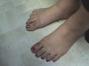 Wide Vietnameese Feet