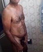 Fodendo, mijando – putas gays amadoras maduras com pau grande sendo fodidas no cu