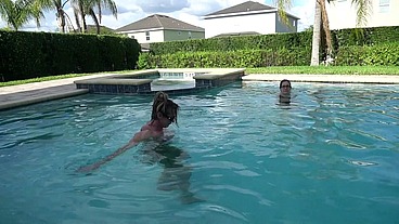 18 Minutes of Pure Poolside Heat