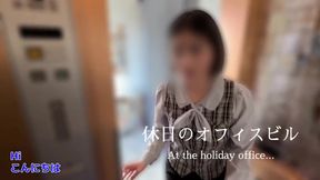 Elevator Sex. Office Building on a Holiday. a Man and a Woman Meet for the First Time and Have Sex, Creampie.