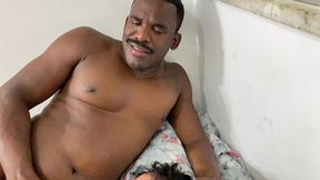 tres amigos transando em uma viagem para o rio