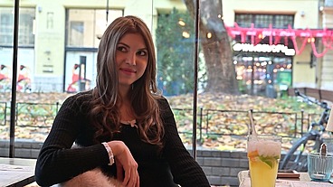Adventurous Tourist Alice XO Hooks Up With Waiter For No Strings Anal GP3270