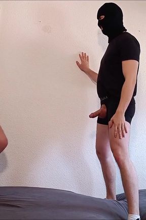 Ballbusting in Heier Ck Unterwsche