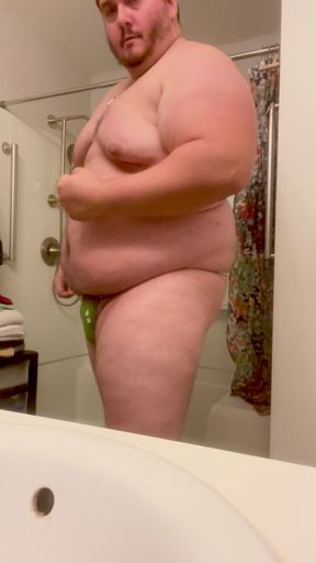 Amateur American Sumo Wrestler Bubba Burly Chub Checking Himself Out