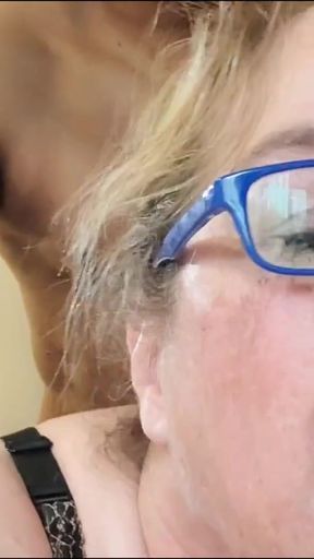 Powerful moment from "Xhamster fan gets her big ass bounced (preview)"