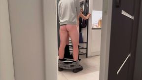 pizza guy seduced by attractive mature women