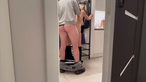 pizza guy seduced by attractive mature women