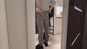 pizza guy seduced by attractive mature women
