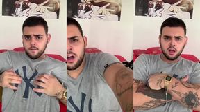 gordinho exibindo o rabao