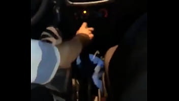 Duas novinhas fazendo putaria no uber