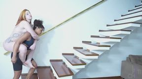 Minha submissa é uma fraca ponygirl, mas eu a obrigo a me carregar, levantar e andar por toda casa by Orange Girl (part04-05)