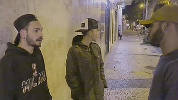Três amigos foram fuder depois de se encontrar na rua