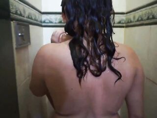 Bia Cavala shower bang