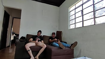 Carlos Urach e Carmona se masturbando juntos