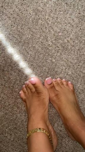 Good morning from pretty feet😉