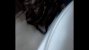 Jovencito hondure&ntilde_o se hace buena paja