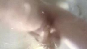 la video du dimanche je commence par me masturber pour toi dans mon bureau puis...