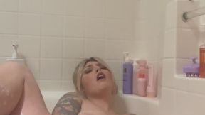 Plus Size Tub Session – Splashy Toy Fun