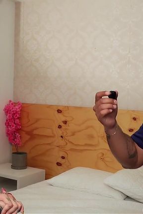 Influencer Visits My House to Do House Tour and We End up Fucking