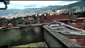 pude seducir y convencer a la duena de la casa para follarla en la terraza despues de espiarla por varios dias