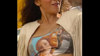 Mrinal Thakur and Akshay kumar hot video