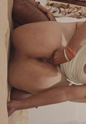 Priya Bhabi Big Pusssy in Side Finger Hot Video