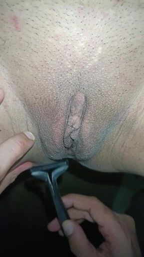Sexy Fatty Pussy Shaving Hair