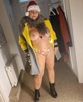Going naked to the Christmas-Party