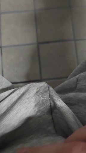 Got so Exited Peeing My Self That My Legs Started to Shake