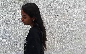 Jasmine seduces dwarf and takes him to slaughter