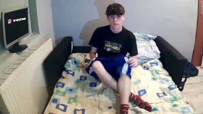 Straight Twink, 18 Year Old cum and wanking while watching porn.