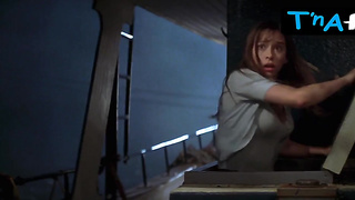 Jennifer Love Hewitt Milk cans Episode in I Know What You Did Last Summer