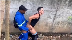 trabalhador fudendo no muro