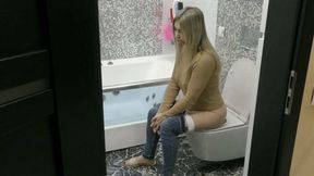 I'm back from the Christmas market and the restaurant, where I ate a lot, my stomach feels heavy MP4 FULL HD 1080p